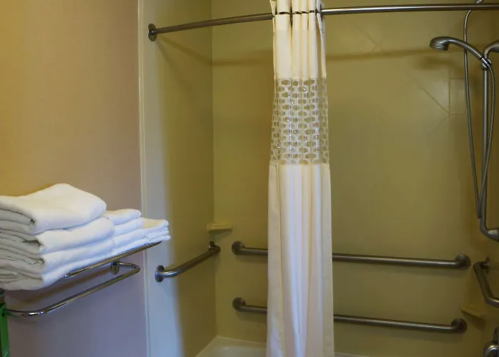 Hotel Hampton & 3*