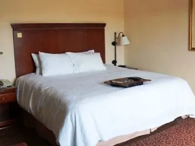Hotel Hampton & 3*