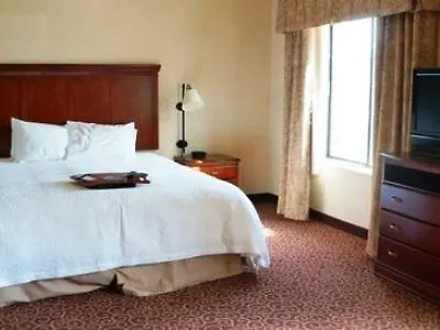 Hampton & Hotel
